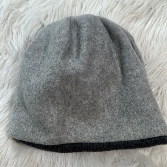 New Era • Seattle Seahawks Breast Cancer Awareness Official NFL Pom Pom Beanie - Picture 7 of 9